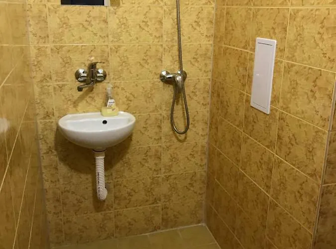 Ubytovanie Novohrad 招待所 *